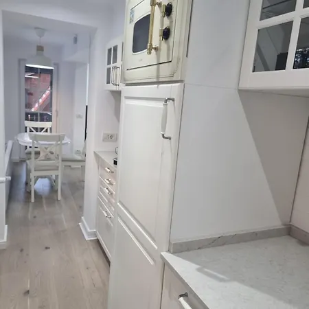 Furnica Apartment
